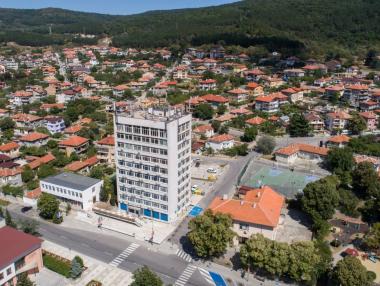 Държавата настъпва на пазарите на труд в малките населени места