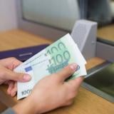 След данък „Свръхпечалба“: КЗП ще следи за необосновано повишаване на банковите такси