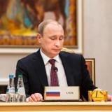 Петролът поевтинява след неочаквано споразумение между Русия и Украйна
