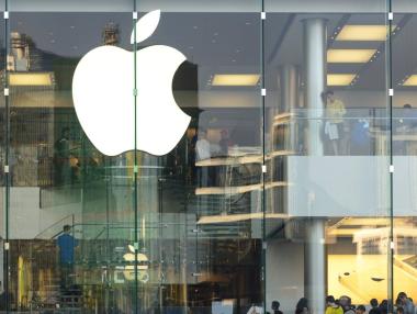 Apple отново достигна пазарна капитализация 5 трлн. долара