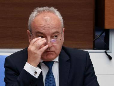 Бюджетният план дава посока, но не решава проблема с дефицита