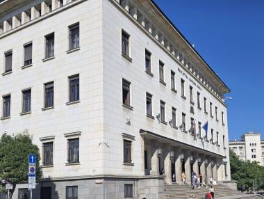 БНБ очаква по-слаб растеж и по-висока инфлация в България