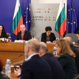 Вечерни новини: Критики към данъчните промени за 2027 г.; МФ смекчи акциза за мощните коли