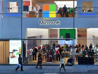 Microsoft предлага „доброволно“ напускане за 60 000 служители