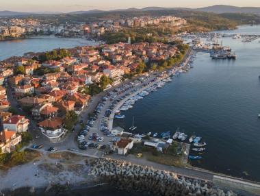 Все по-малко чужденци избират България (Графики)