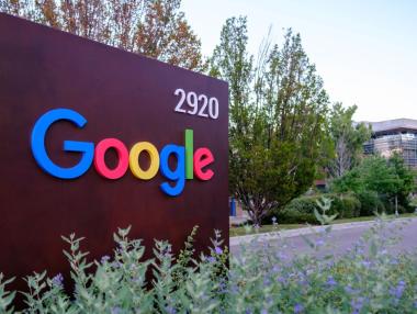 Разпродажба изпари 500 млрд. долара от капитализацията на Alphabet