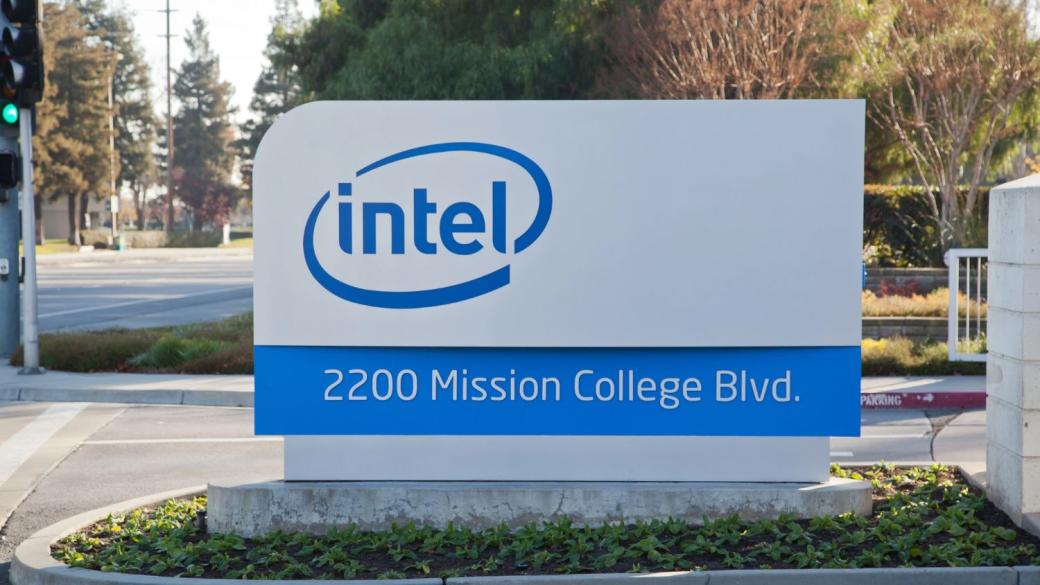 Акциите на Intel се сринаха с 25%