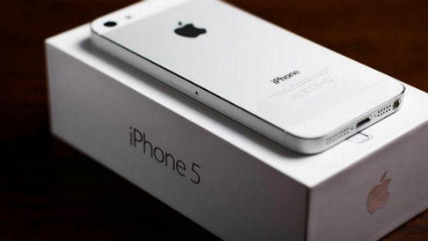 eBay предлага отключени iPhone5 за $449