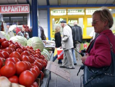 Дъждовете вдигнаха цената на доматите