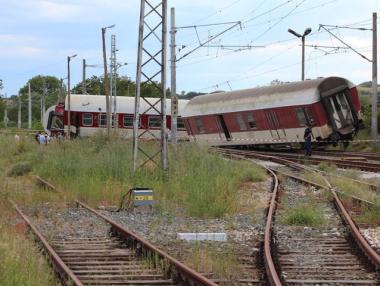 Влак излезе от релсите край Калояновец (обновена)