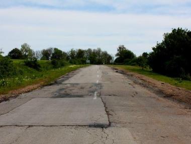 Над една трета от пътищата ни в окаяно състояние