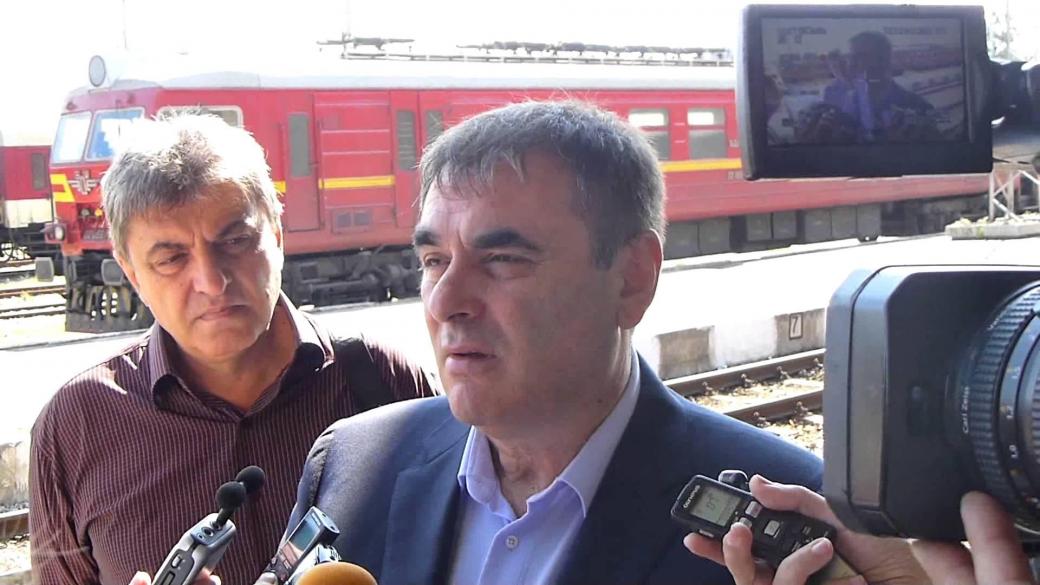 Министър Папазов отчете 2 млн. лв. щети от влака в Калояновец