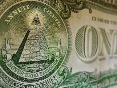 Доларът остана стабилен преди изказването на Йелън
