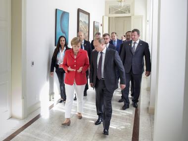 Тролват Ангела Меркел във Facebook за „сговор“ с Путин