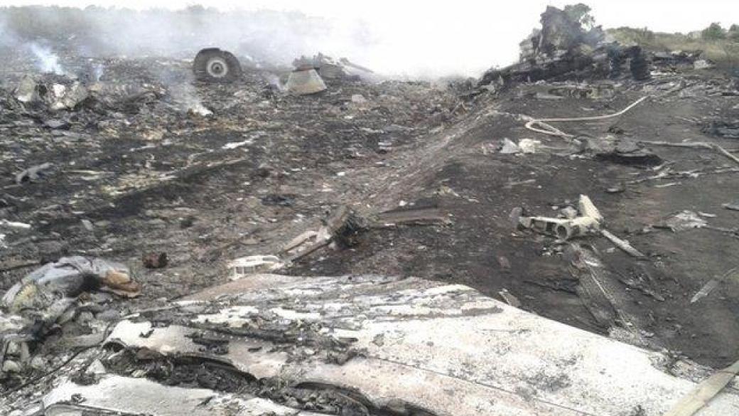 295 загинали, малайзийски самолет падна край Донецк