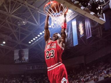 Майкъл Джордан вече е милиардер