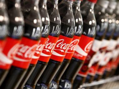 Coca-Cola обяви спад на печалбата и приходите си