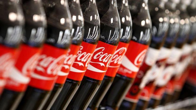 Coca-Cola обяви спад на печалбата и приходите си