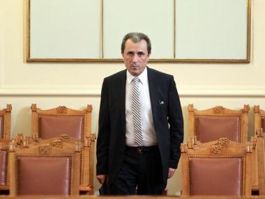 Орешарски подаде оставка