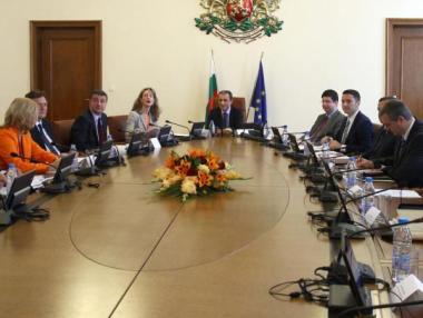 Гласуваха оставката на Орешарски