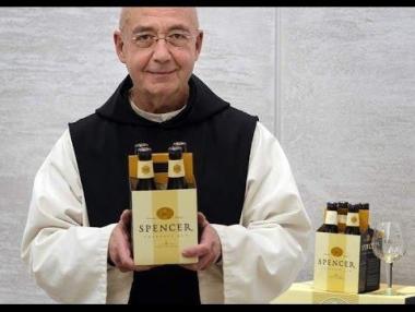 Монаси произвеждат бира, за да покриват здравните си разходи