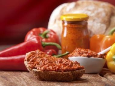 3,7 млн. евро за реклама на лютеница и сладко от рози