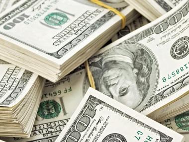 Доларът остана без промяна преди ключовите новини за САЩ