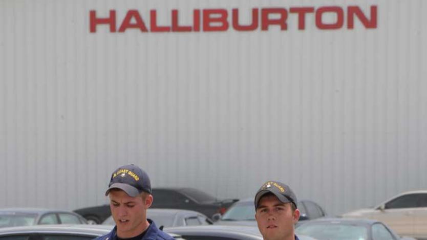 Санкциите прогонват Shell и Halliburton от Русия