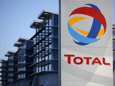 Total спря да купува акции на руската „Новатек“