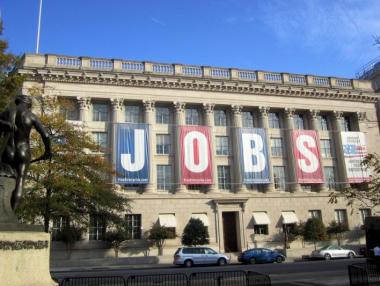 Новите работни места в САЩ забавиха растежа си