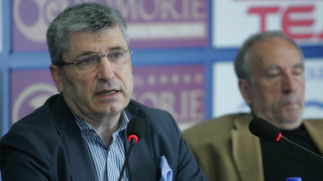 Пролуки в санкциите на ЕС спасяват VTB Capital и