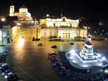 Махнаха загражденията пред парламента