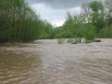 Нивото на реките в страната се покачва