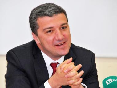 Борисов към Стойнев: „Уестингхаус“ нямат нито реактор, нито пари