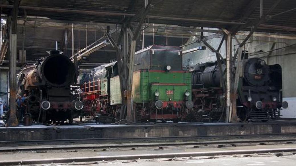 БДЖ възстановява два от най-мощните парни локомотиви (фоторепортаж)
