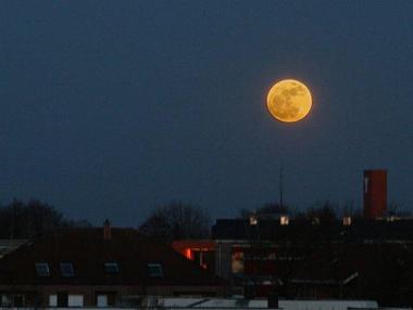 Тази нощ гледаме Супер Луна