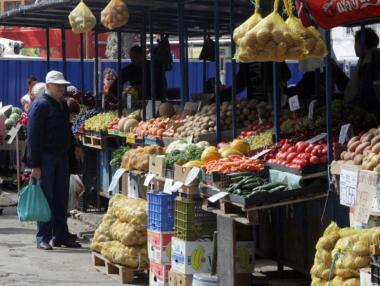 Зеленчуци и плодове по-евтини по тържищата