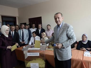 Барозу и Ромпой честитят на Ердоган с молба да е 