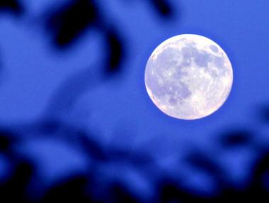 Супер Луна огря света