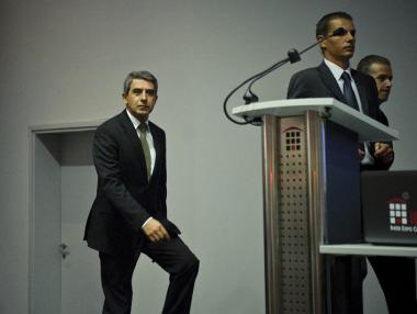 Плевнелиев атакува олигарсите в интервю за Financial Times