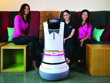 Робот носи закуска в хотел в Купертино