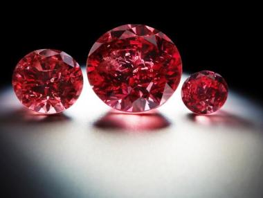 Рио Тинто продава 4 червени диаманта