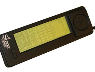 Първият смартфон навърши 20 години