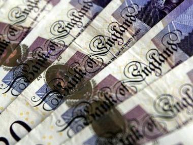 Силен старт на стерлинга в началото на седмицата