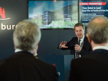 Захариева и Щонов с благословия на Йотингер за енергийния борд