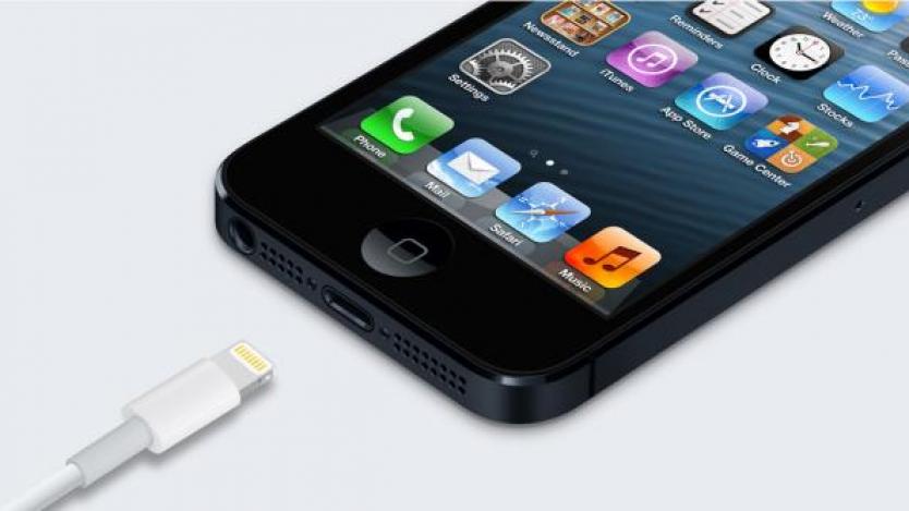 Apple подменя безплатно проблемни батерии на iPhone 5