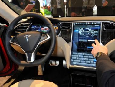 Apple и Tesla ще си сътрудничат за нови функции