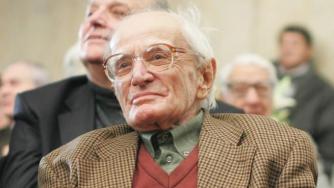 Почина поетът Валери Петров