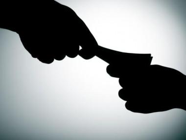 2 милиона българи признават, че давали подкуп