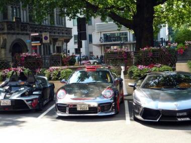 Летен парад на авто лукса в Лондон